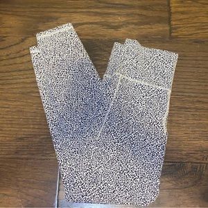 Athleta Salutation Stash Legging